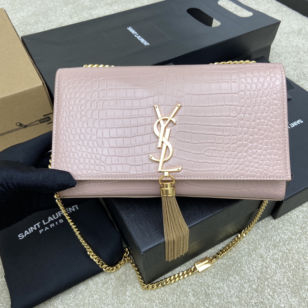 Lacoste Kate鳄鱼纹链条斜挎包 每个女孩衣柜都 一个的百搭款式 高质量 鳄鱼压纹牛皮
