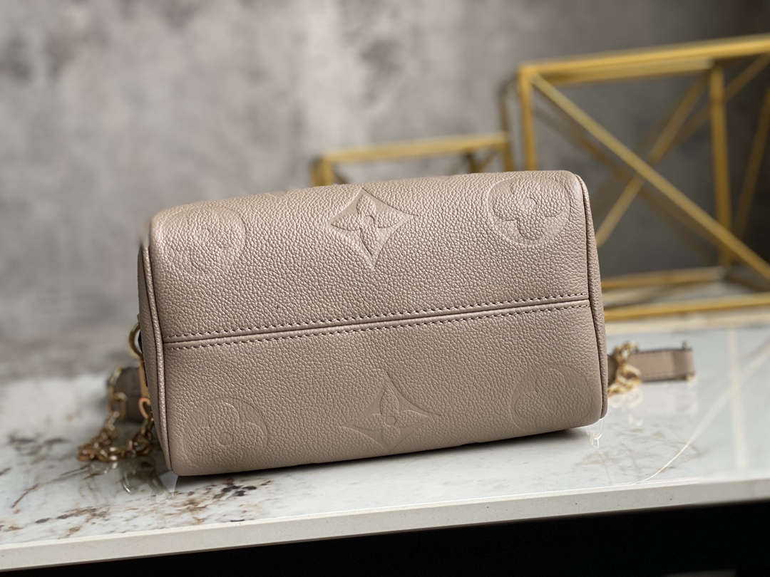 Louis Vuitton Haute Couture Classic Luxury Handbag Shoulder Crossbody 5