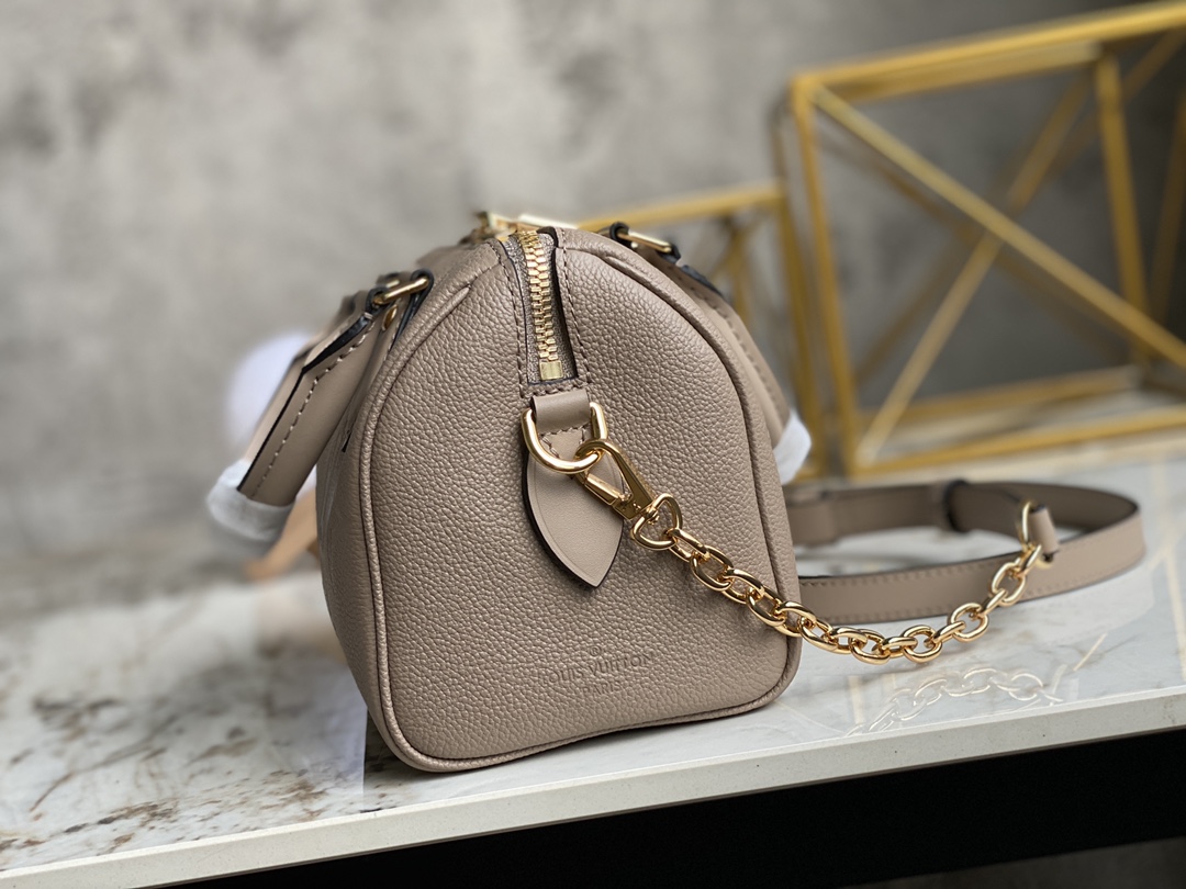 Louis Vuitton Haute Couture Classic Luxury Handbag Shoulder Crossbody 3
