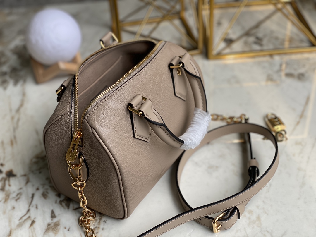 Louis Vuitton Haute Couture Classic Luxury Handbag Shoulder Crossbody 8