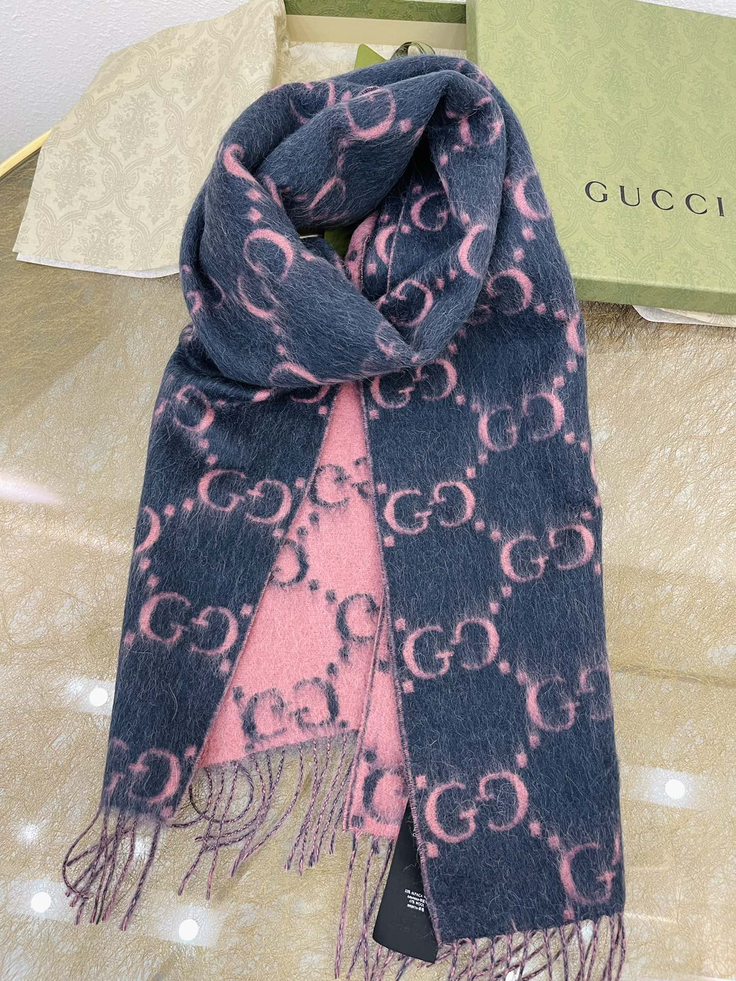 GUCCI古驰GG钻石菱格纹羊驼毛羊毛混纺围巾