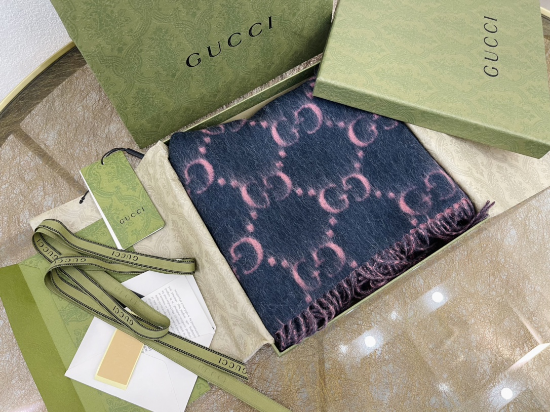 GUCCI古驰GG钻石菱格纹羊驼毛羊毛混纺围巾
