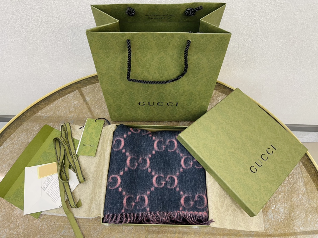 GUCCI古驰GG钻石菱格纹羊驼毛羊毛混纺围巾