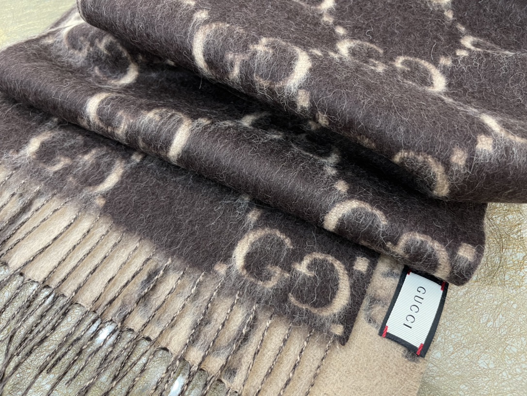 GUCCI古驰GG钻石菱格纹羊驼毛羊毛混纺围巾