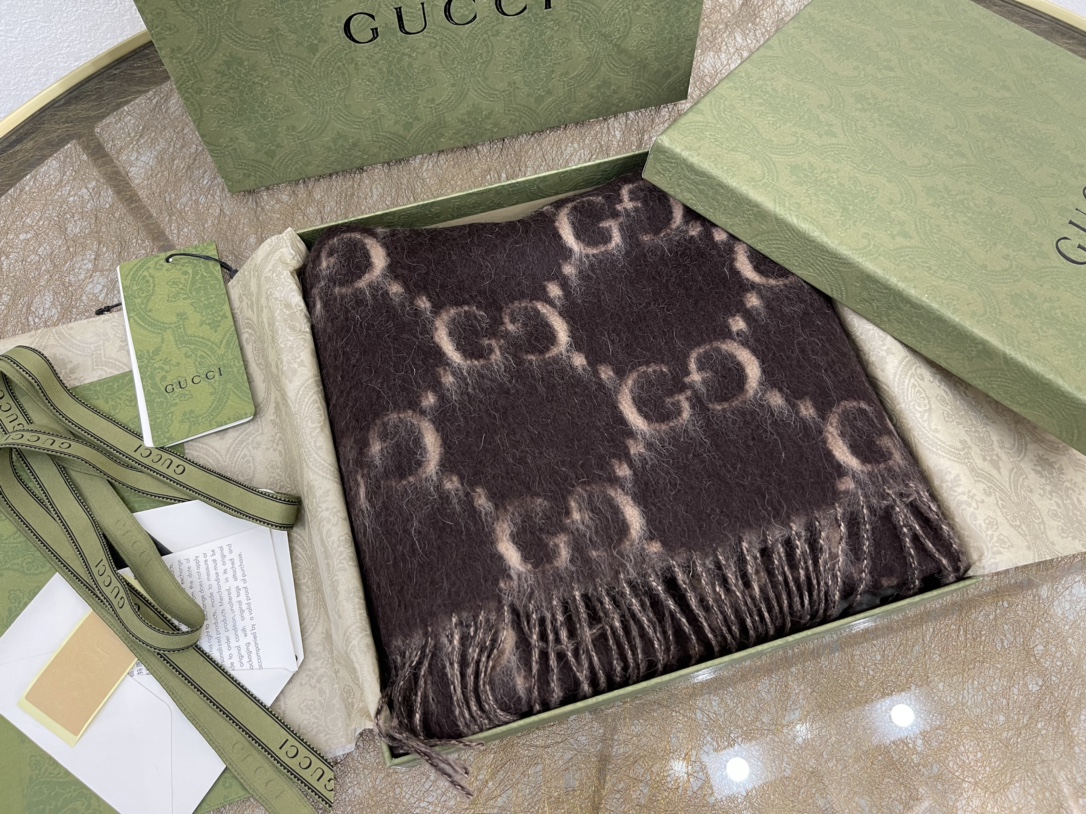 GUCCI古驰GG钻石菱格纹羊驼毛羊毛混纺围巾