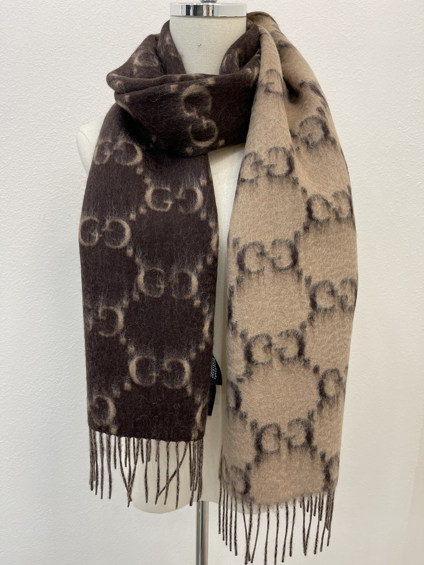 GUCCI古驰GG钻石菱格纹羊驼毛羊毛混纺围巾