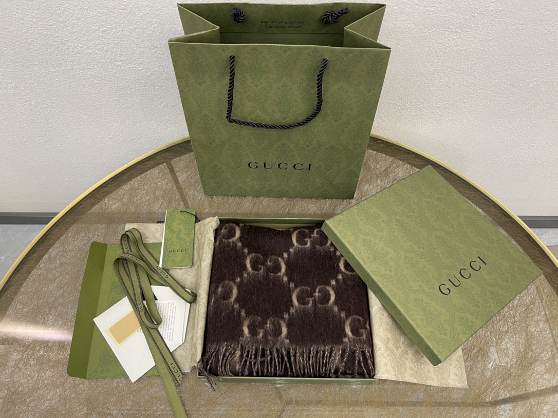 GUCCI古驰GG钻石菱格纹羊驼毛羊毛混纺围巾