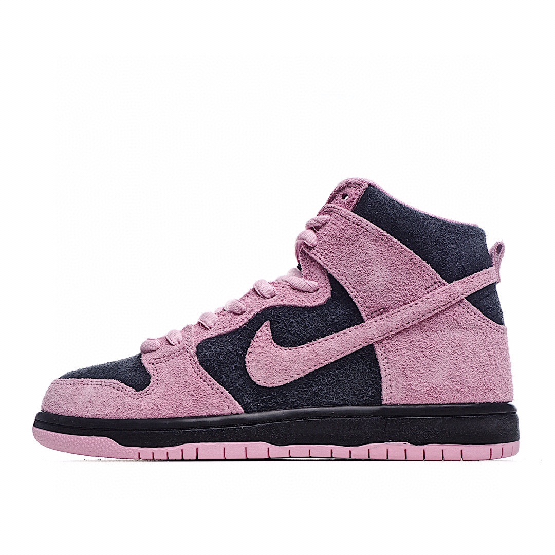 H0 Nike SB Dunk High “Invert Celtics”反转黑粉 撞色拼接鸳鸯 凯尔特人 王一博同款滑板鞋CU7349-001Nike SB Dunk High “Invert Celtics” 采用少见的内外撞色设计，粉色绿色的反转很巧妙的将两种颜色融为一体。在负片处理下，两种颜色会进行对调，非常神奇。