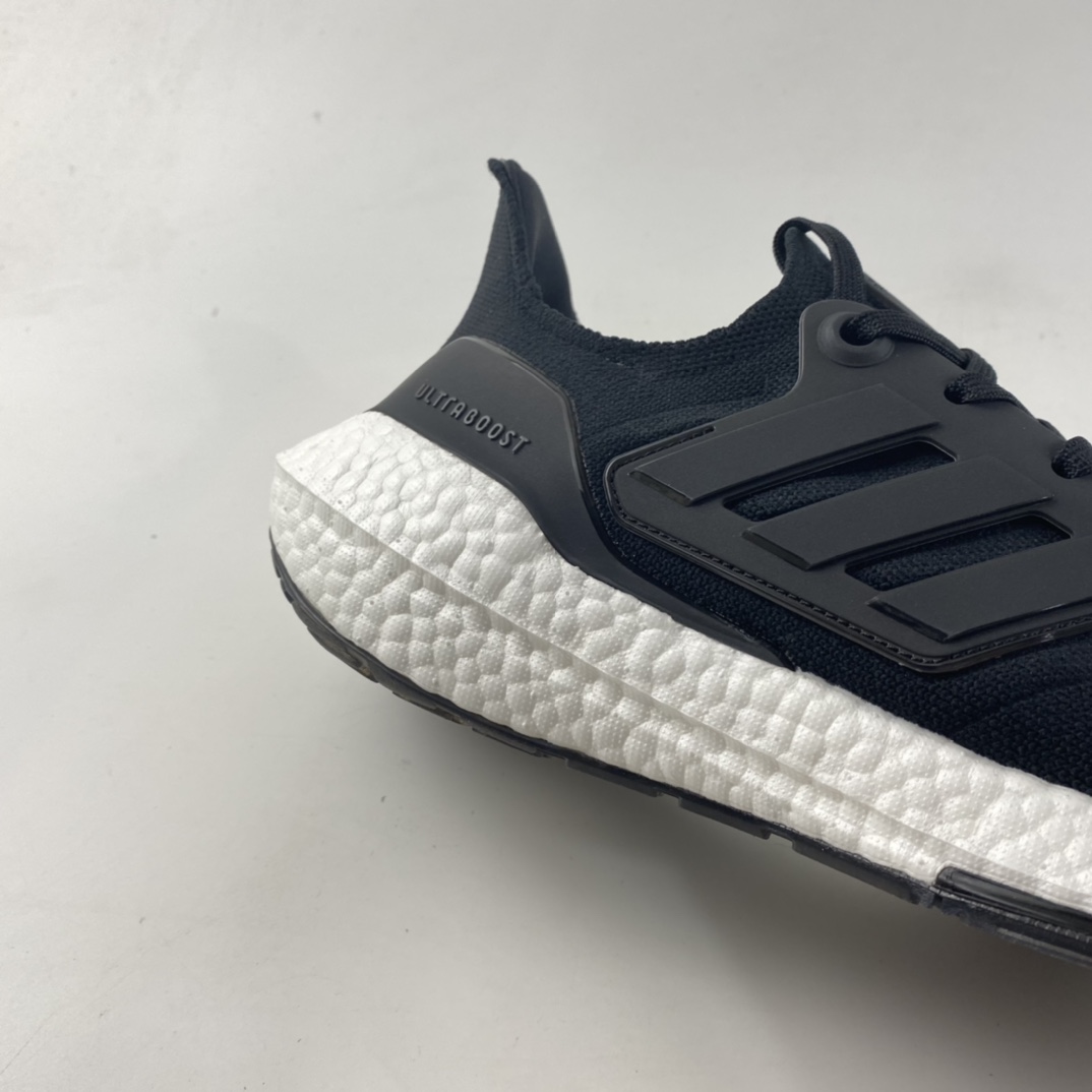 P240  Adidas  Ultra Boost 22 Consortium 阿迪达斯新款8.0厚底爆米花跑鞋 GX3062
