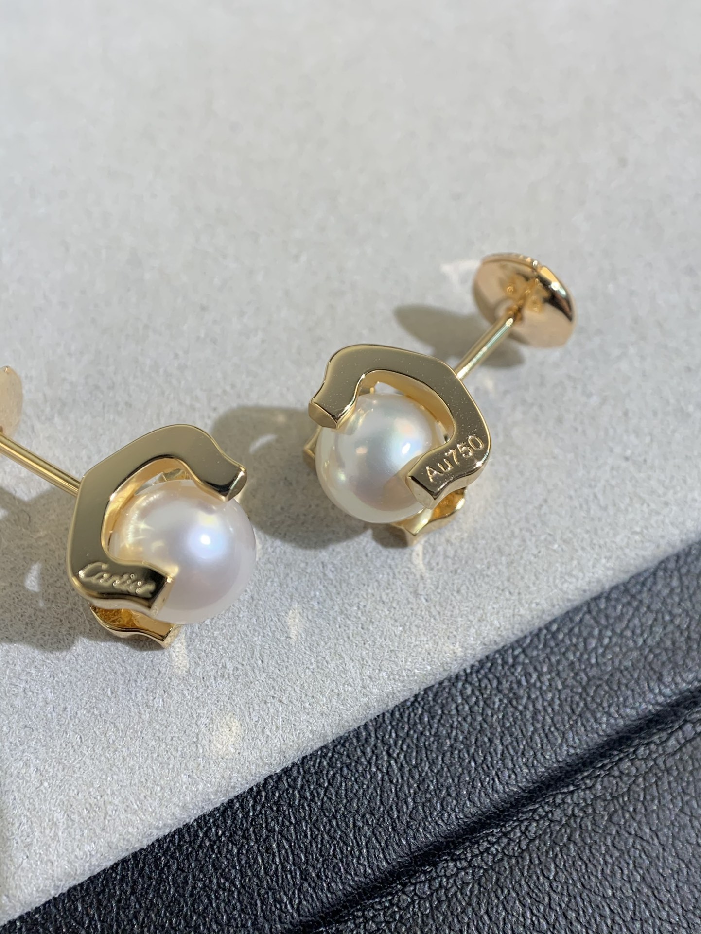 ， 6mm，8mm
牛头珍珠耳钉 ，超品质CNC工艺
牛头耳钉，珍珠6/8mm极品花珠品质akoya，天