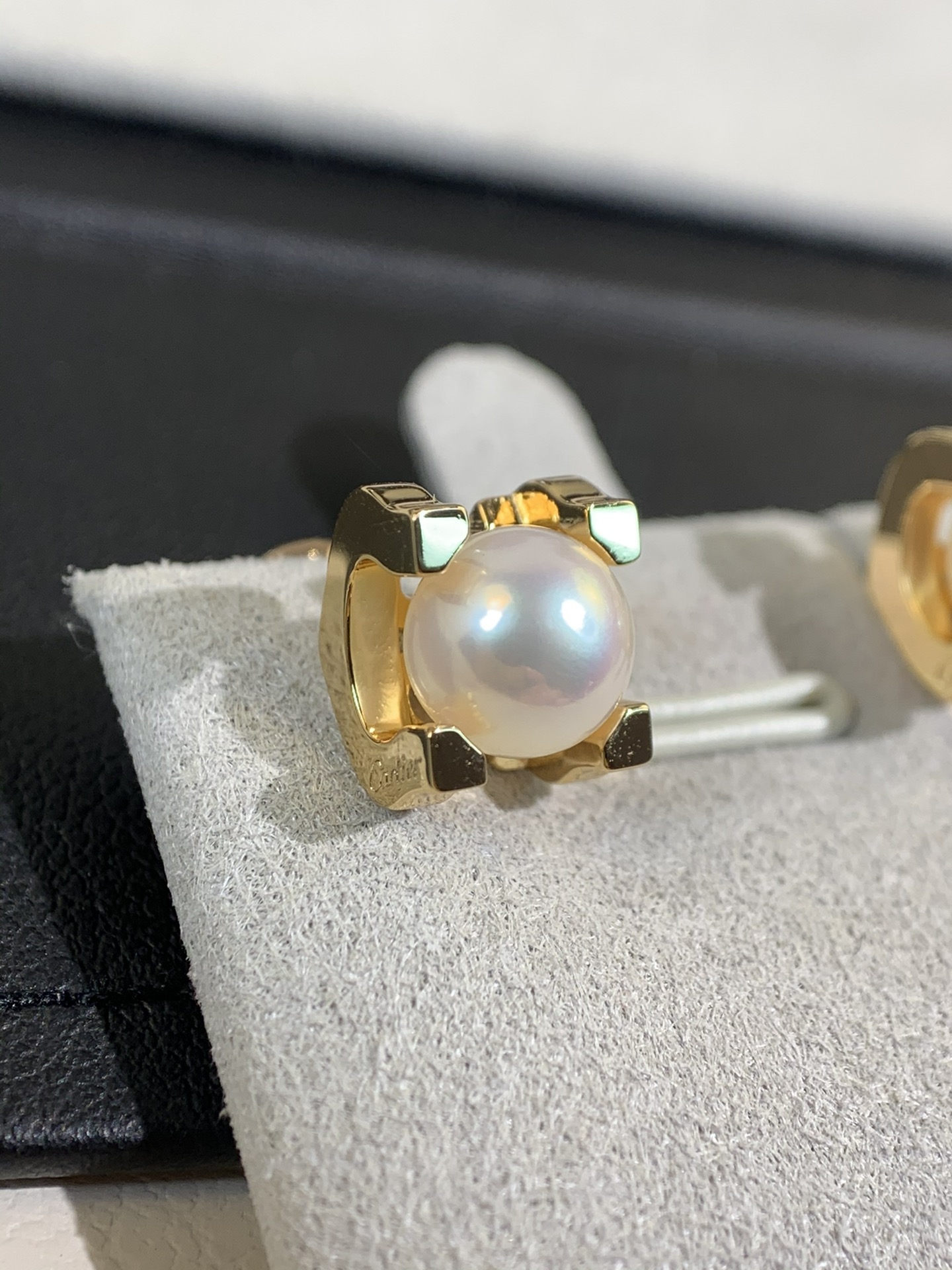 ， 6mm，8mm
牛头珍珠耳钉 ，超品质CNC工艺
牛头耳钉，珍珠6/8mm极品花珠品质akoya，天