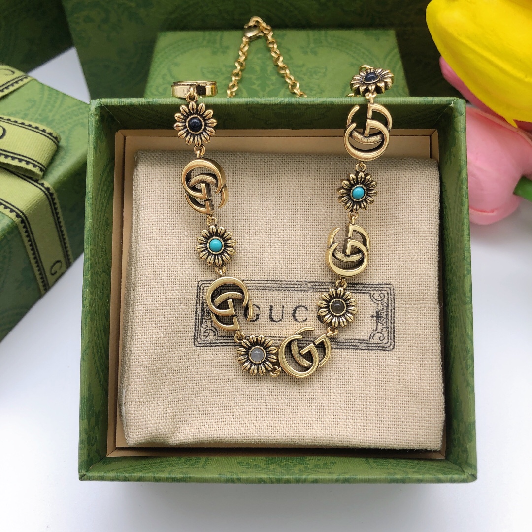Gucci 古驰新款 花形项链