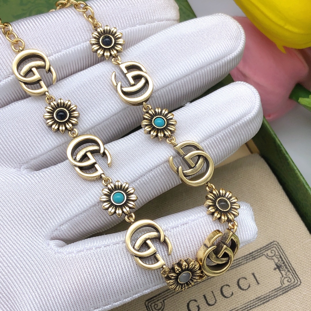 Gucci 古驰新款 花形项链