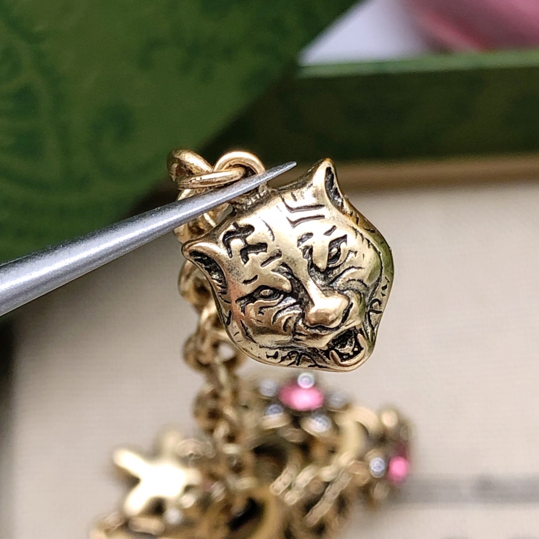 Gucci 古驰新款 花形项链