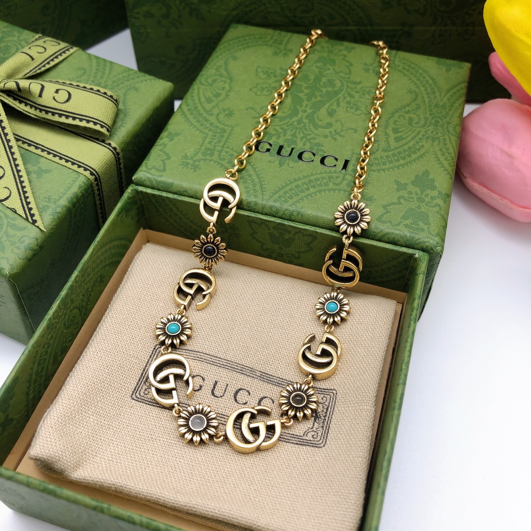 Gucci 古驰新款 花形项链