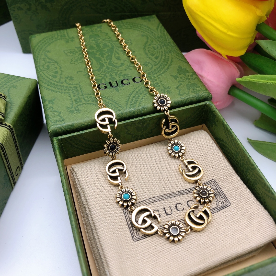 Gucci 古驰新款 花形项链