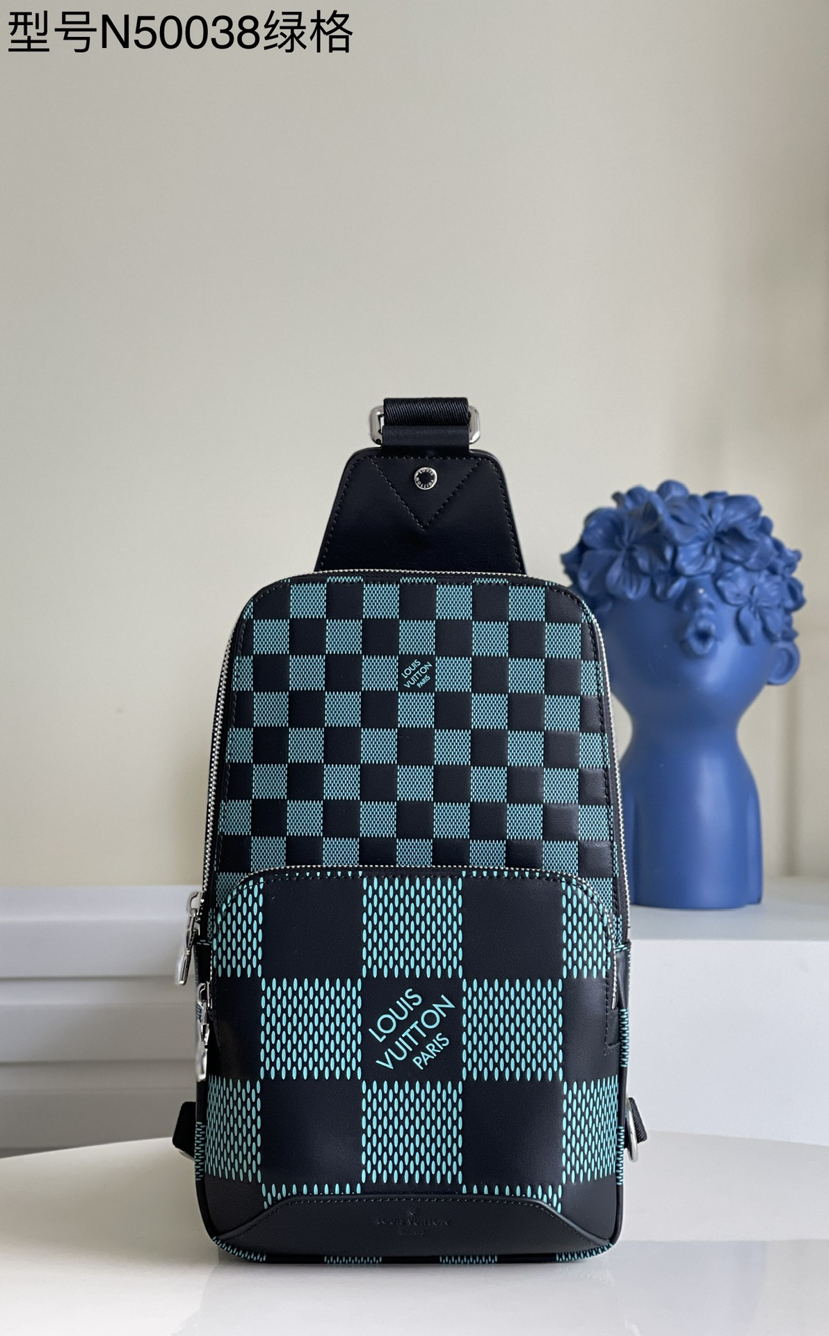 NO:397848,【Exclusive real photo M50038 green】New Avenue shoulder bag injects modern meaning into the brand’s classic elements. Damier Infini 3D pattern draws inspiration for contemporary architecture, aiming to identify trend pioneers. Pockets and double zippers are suitable for daily travel. Detailed features 20 x 31 x 10 cm z.,LV [original leather],louis vuitton,shoulder bags19860909【独家实拍M50038绿】新款 Avenue 单肩包为品牌经典元素注入摩登意味.Damier Infini 3D 图案向当代建筑采撷灵感,旨在标定潮流先锋.口袋和双拉链开合适宜日常出行.详细特征20 x 31 x 10 厘米 z.,LV【原厂皮】,louis vuitton,shoulder bags,Bag