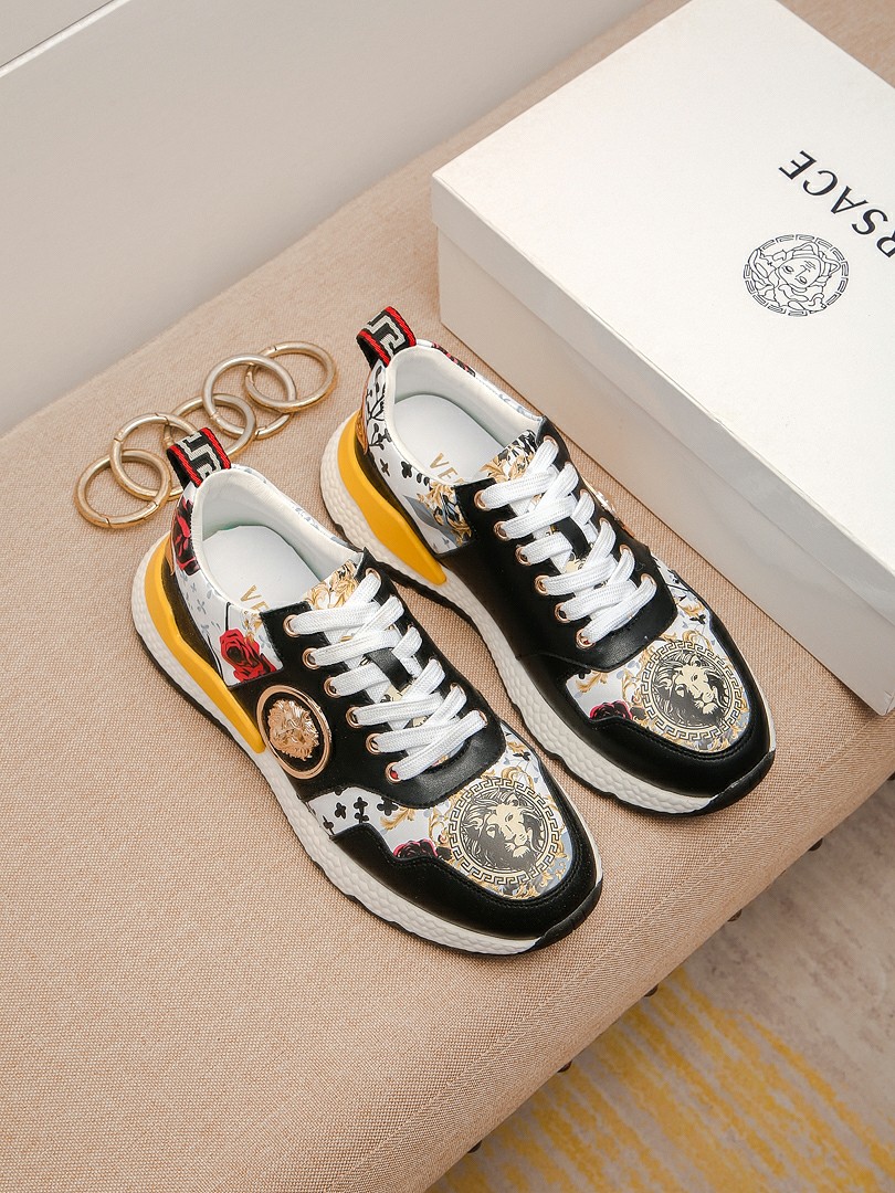 I5 VERSACE范思哲休闲鞋鞋 经典 首发时尚百搭男士鞋，….作为时尚界的活跃一族 ⭐ ⚡为中国时尚潮男打造出这款时尚简洁男鞋 ✨鞋面料采用进口牛皮＋🐑皮里 ⚡时尚大方…原代工厂特供真皮防滑耐磨橡胶品牌大底✌ 经典时尚百搭系列