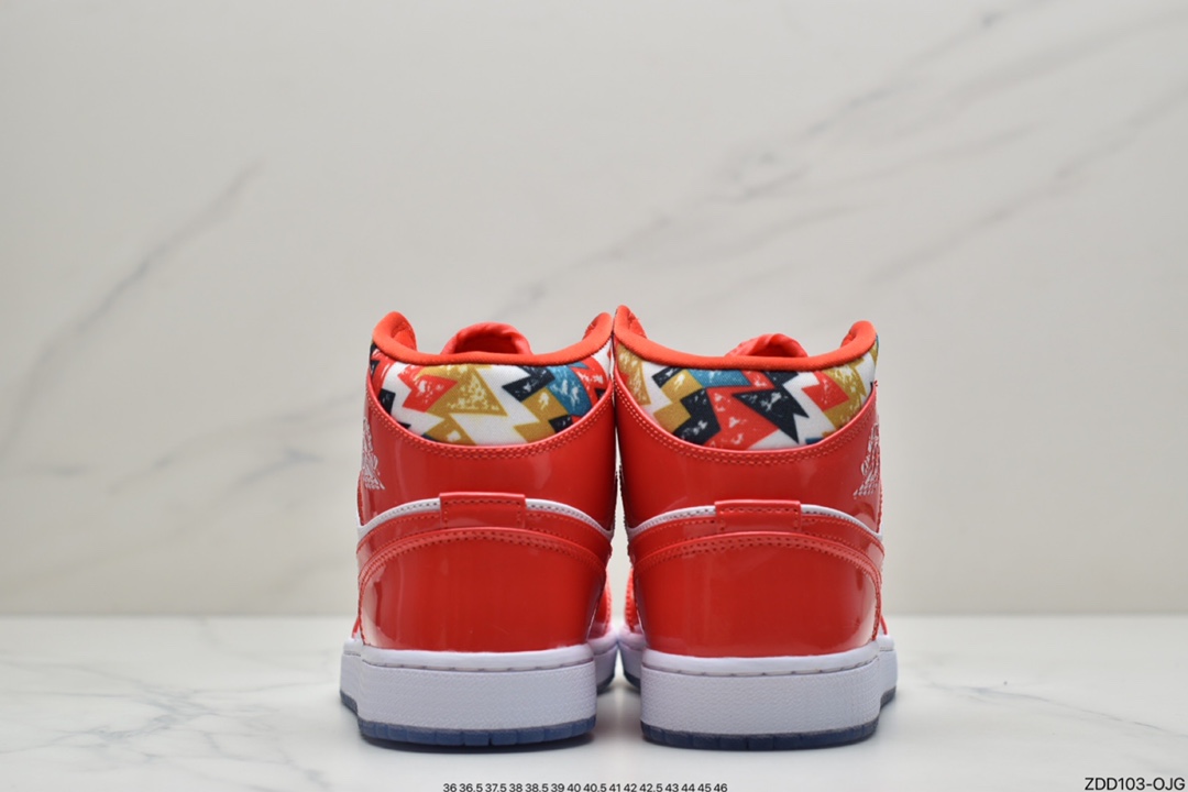 230 Jordan品牌推出全新Air Jordan 1 Mid，采用红色漆皮和几何图案DC7294-600