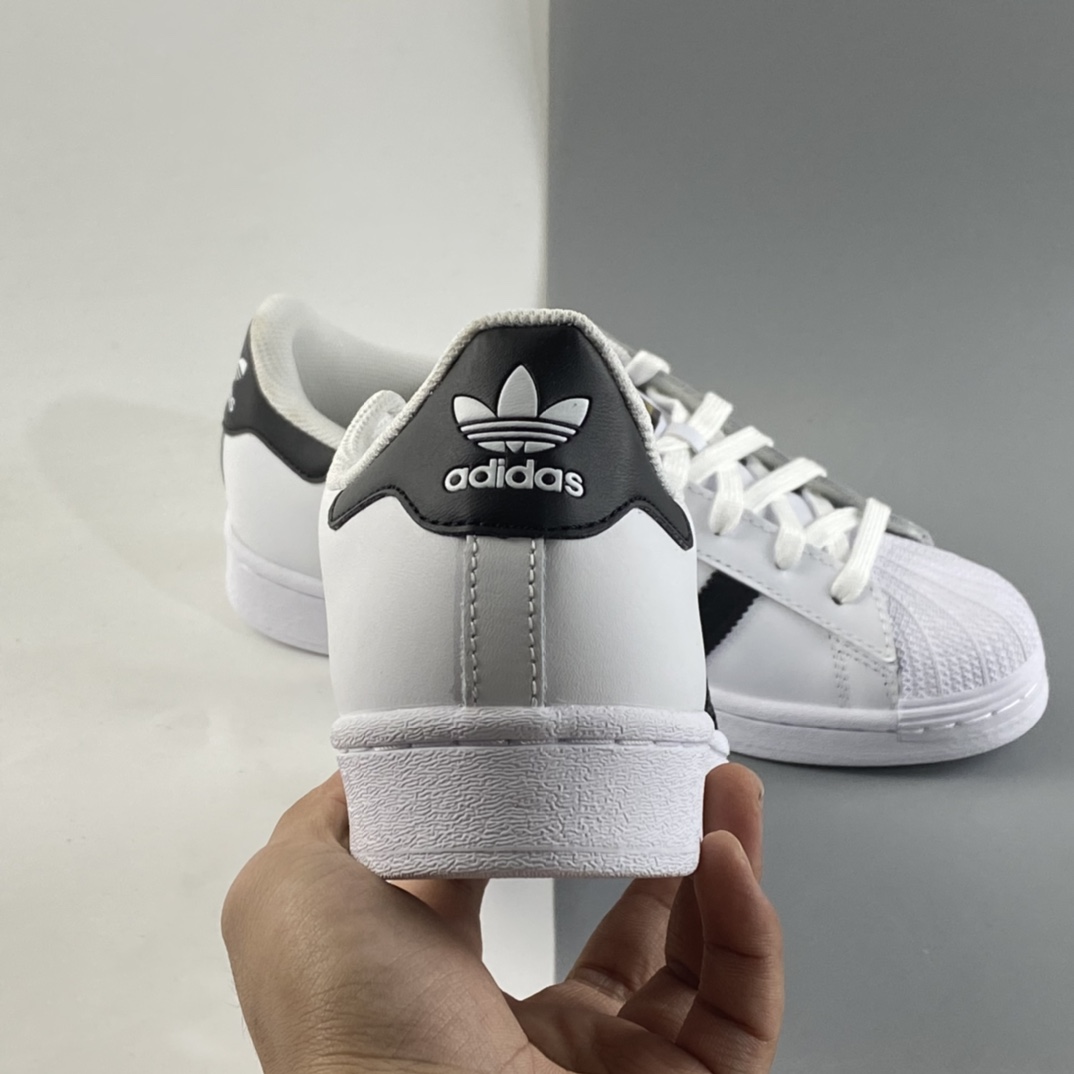 P180  Adidas  Originals Superstar 贝壳头休闲板鞋 EG4958