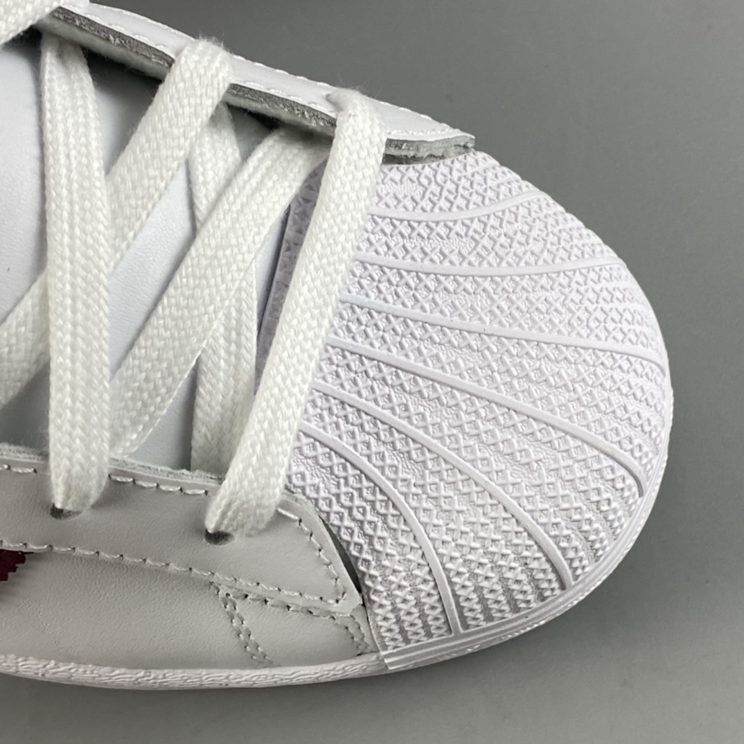 P180 Adidas  Originals Superstar 贝壳头尼绒酒红标休闲板鞋 S42645