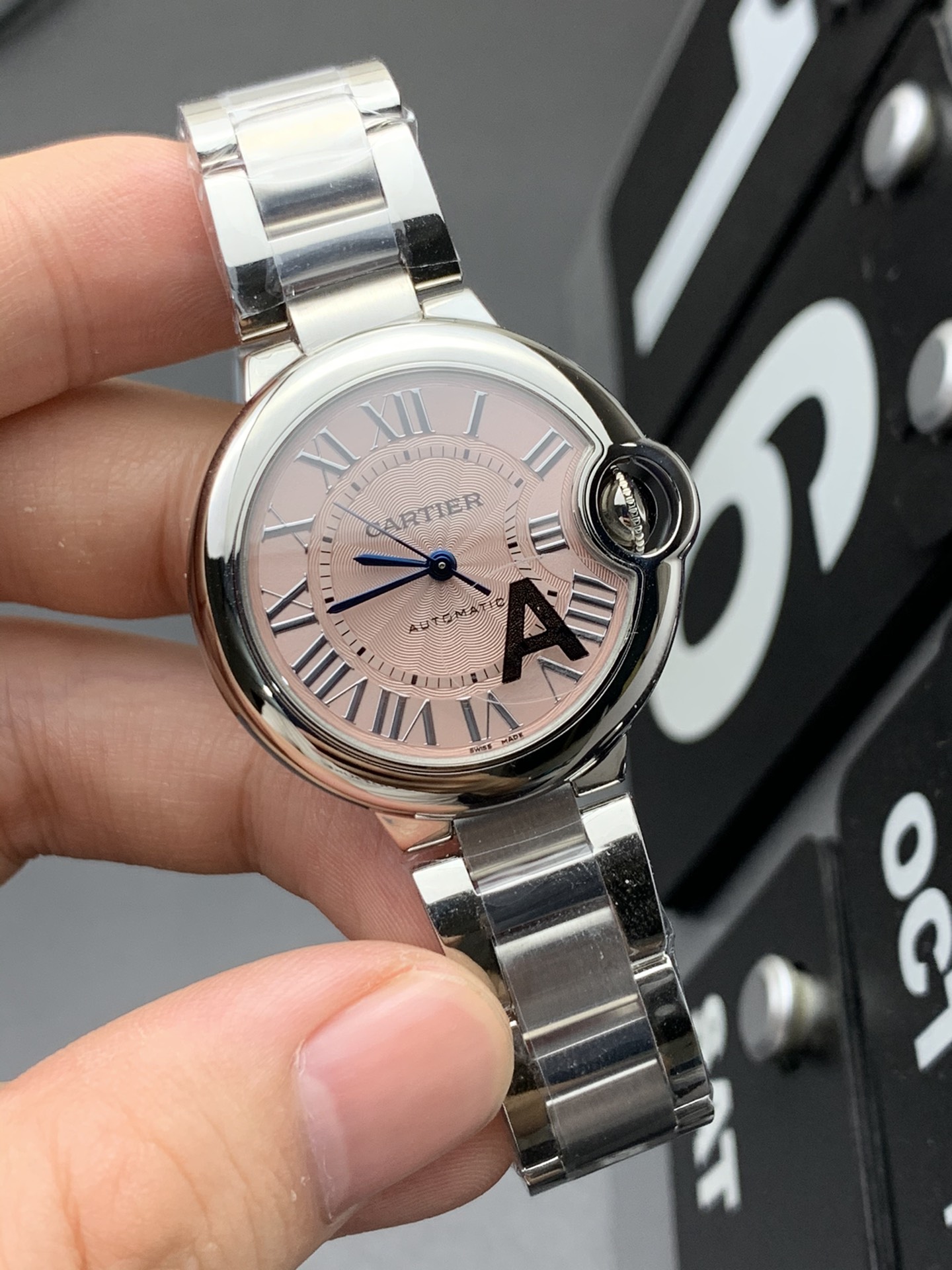 Cartier V6 33机械粉气球