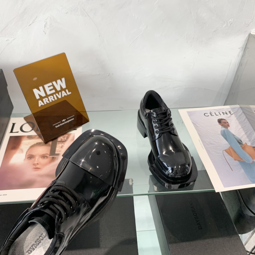 “High-End Dymonlatery Paints and Leather Shoes with Original Layout Development” - 图片 8