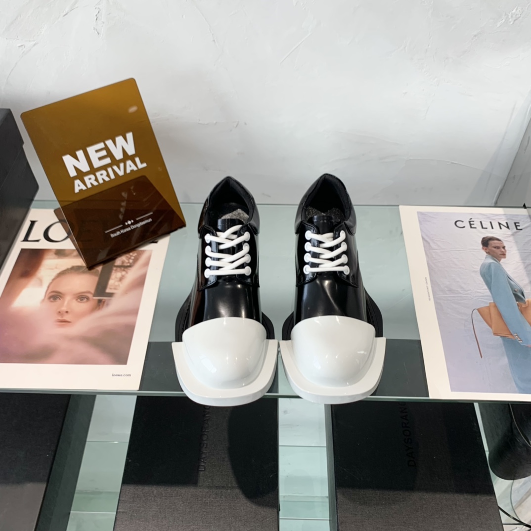 “High-End Dymonlatery Paints & Leather Shoes with Original Layout Development”