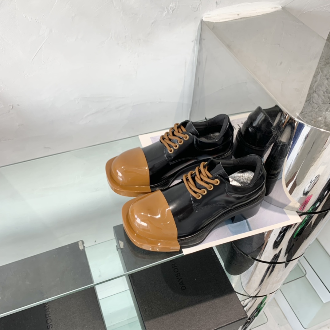 “High-End Dymonlatery Paints and Leather Shoes with Unique Design Code 35-39” - 图片 5