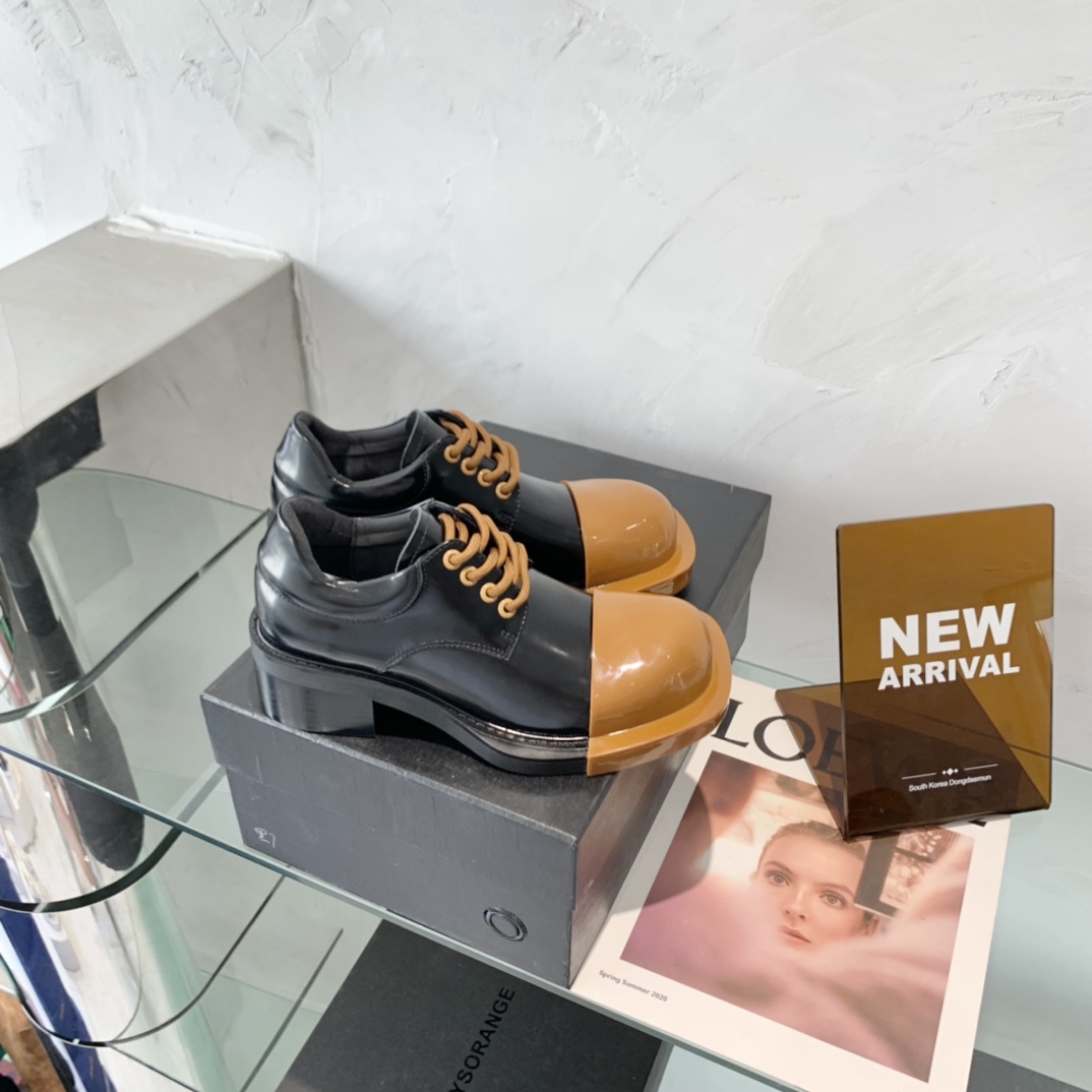“High-End Dymonlatery Paints and Leather Shoes with Unique Design Code 35-39” - 图片 4