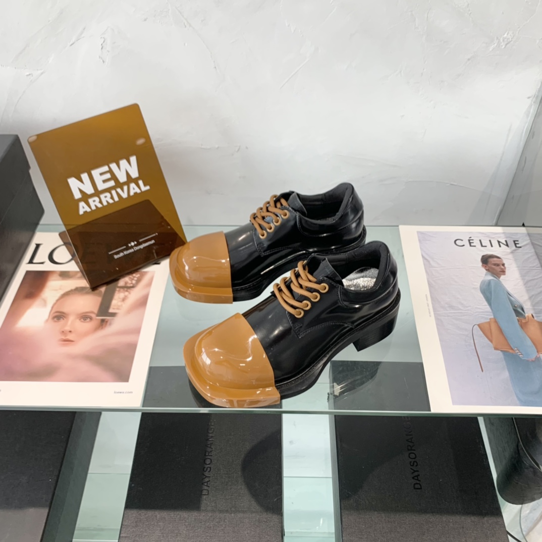 “High-End Dymonlatery Paints and Leather Shoes with Unique Design Code 35-39” - 图片 2
