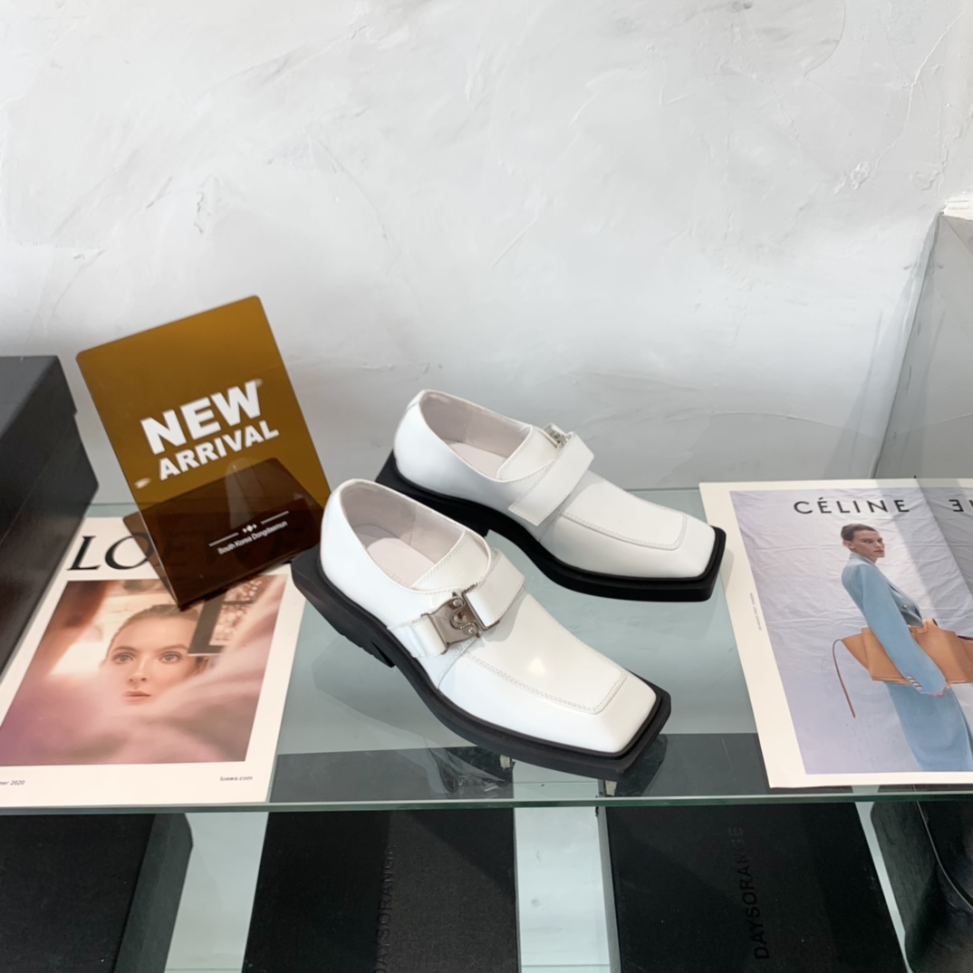 “High-End Dymonlatery Paints and Leather Shoes with Original Layout Development” - 图片 3