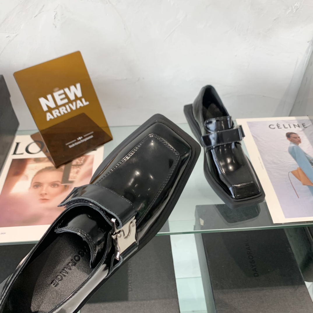 “High-End Dymonlatery Paints and Leather Shoes with Original Layout Development” - 图片 8