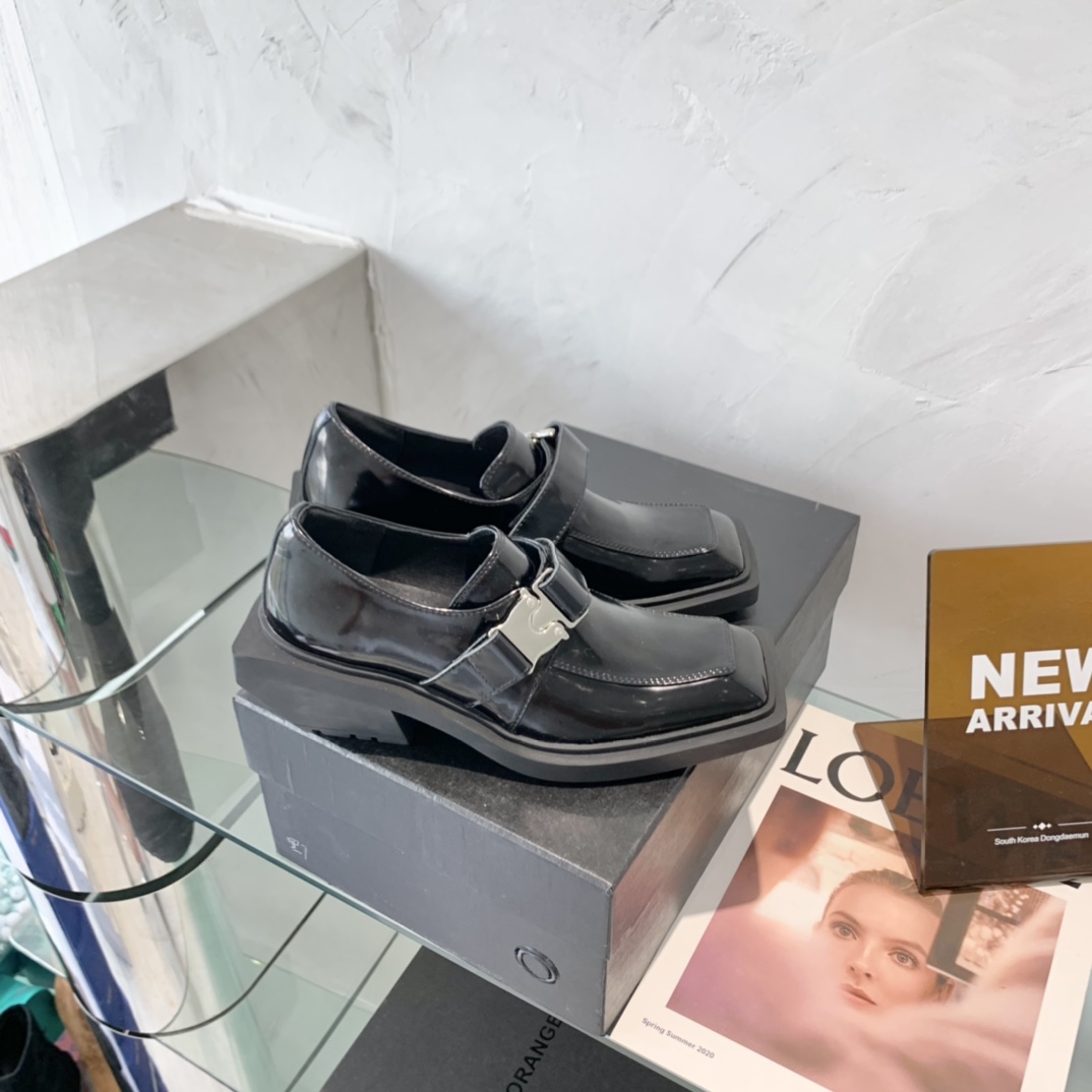 “High-End Dymonlatery Paints and Leather Shoes with Original Layout Development” - 图片 4