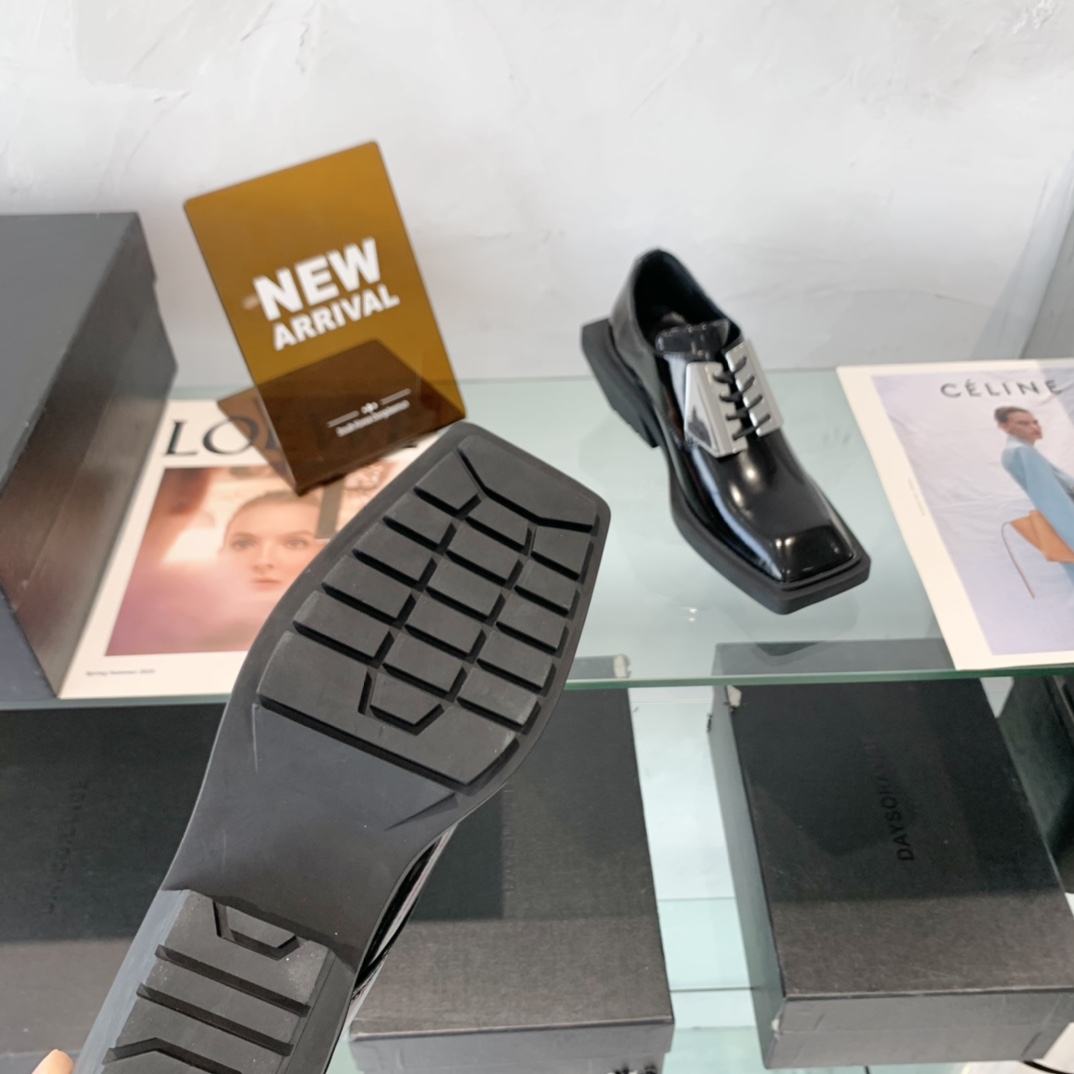 “High-End Dymonlatery Paints and Leather Shoes with Original Layout Development” - 图片 9