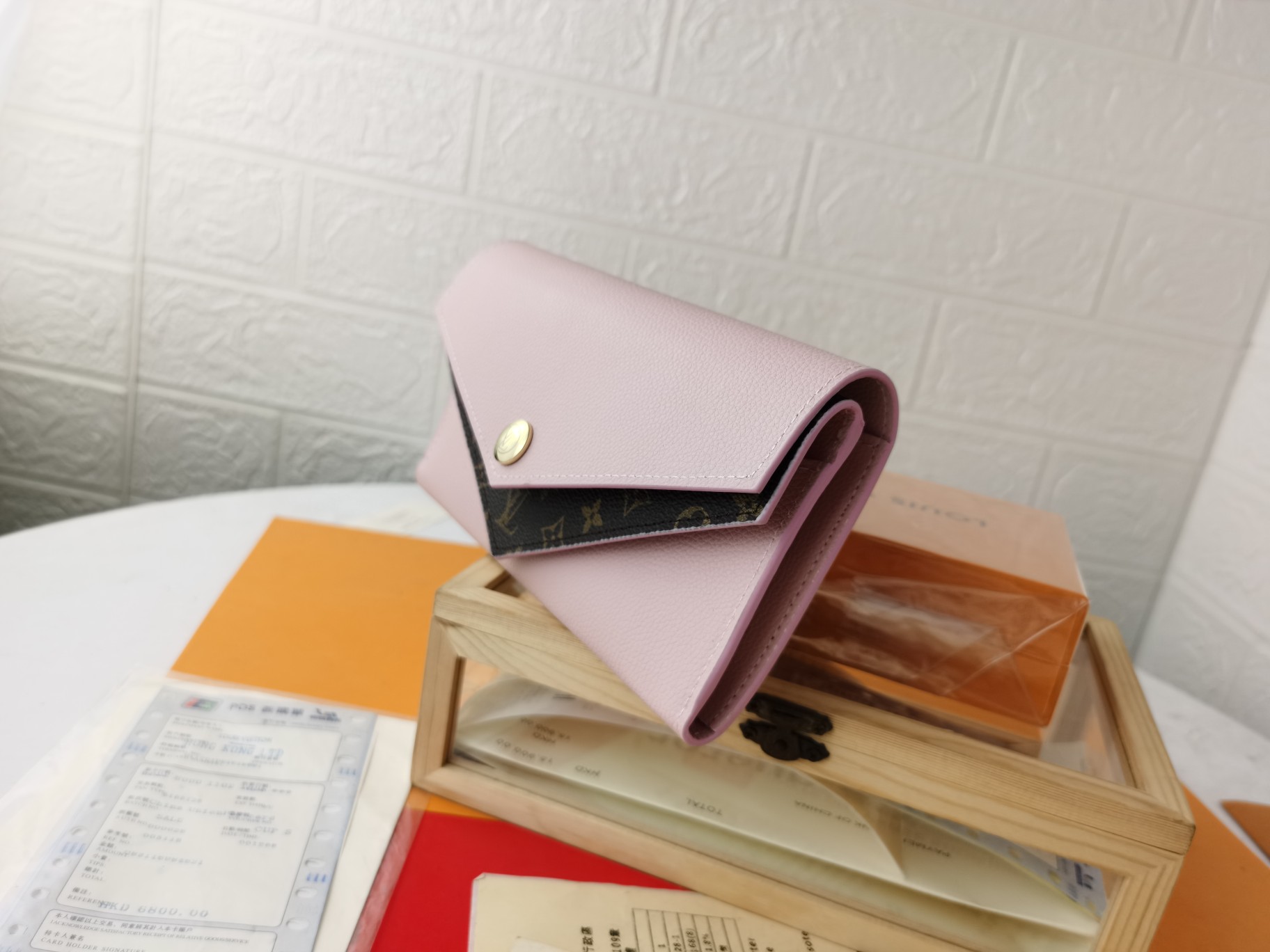 ルイ・ヴィトン M64317 粒纹小牛皮とMonogram帆布のクラッチ財布