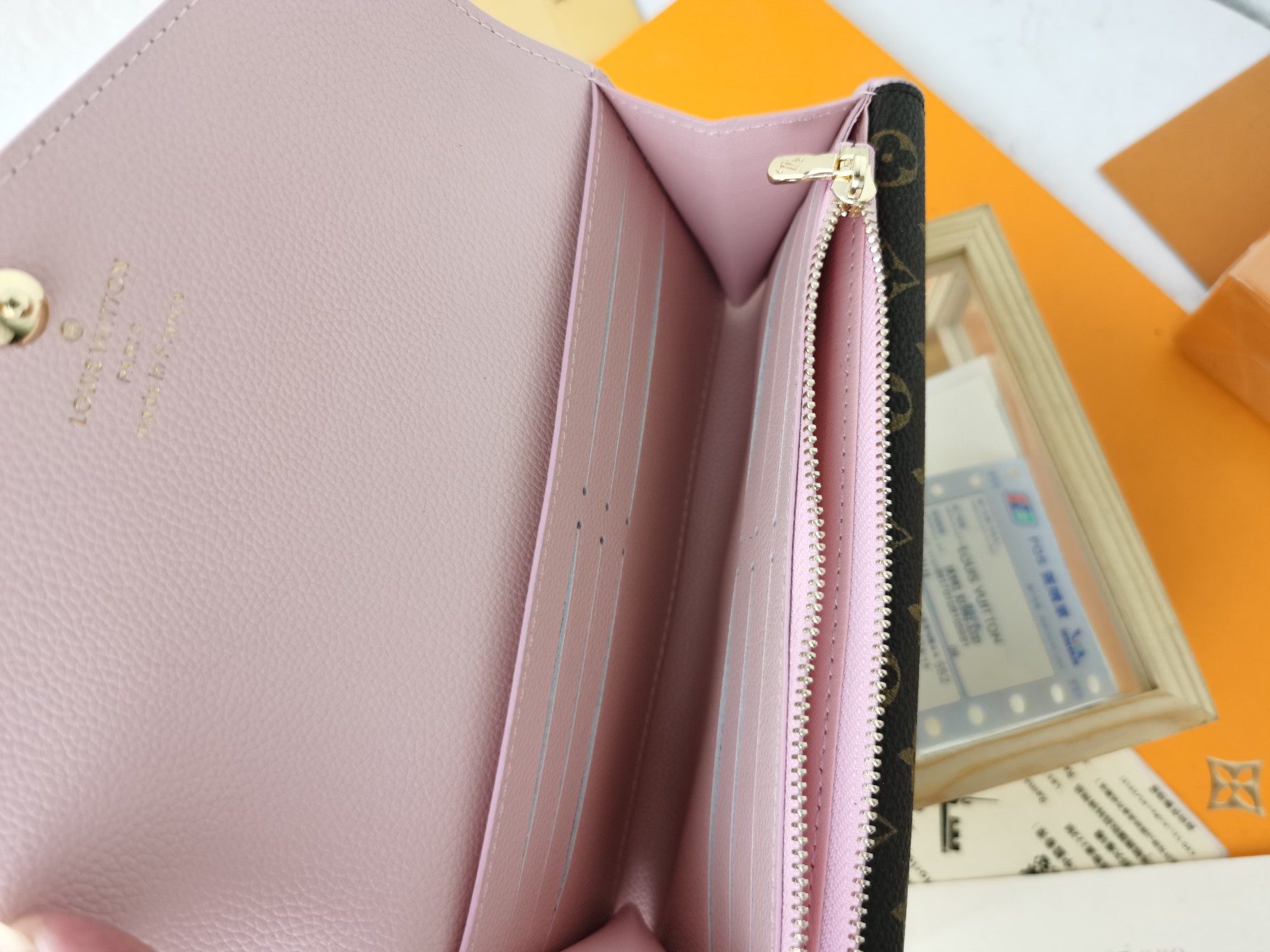 ルイ・ヴィトン M64317 粒纹小牛皮とMonogram帆布のクラッチ財布