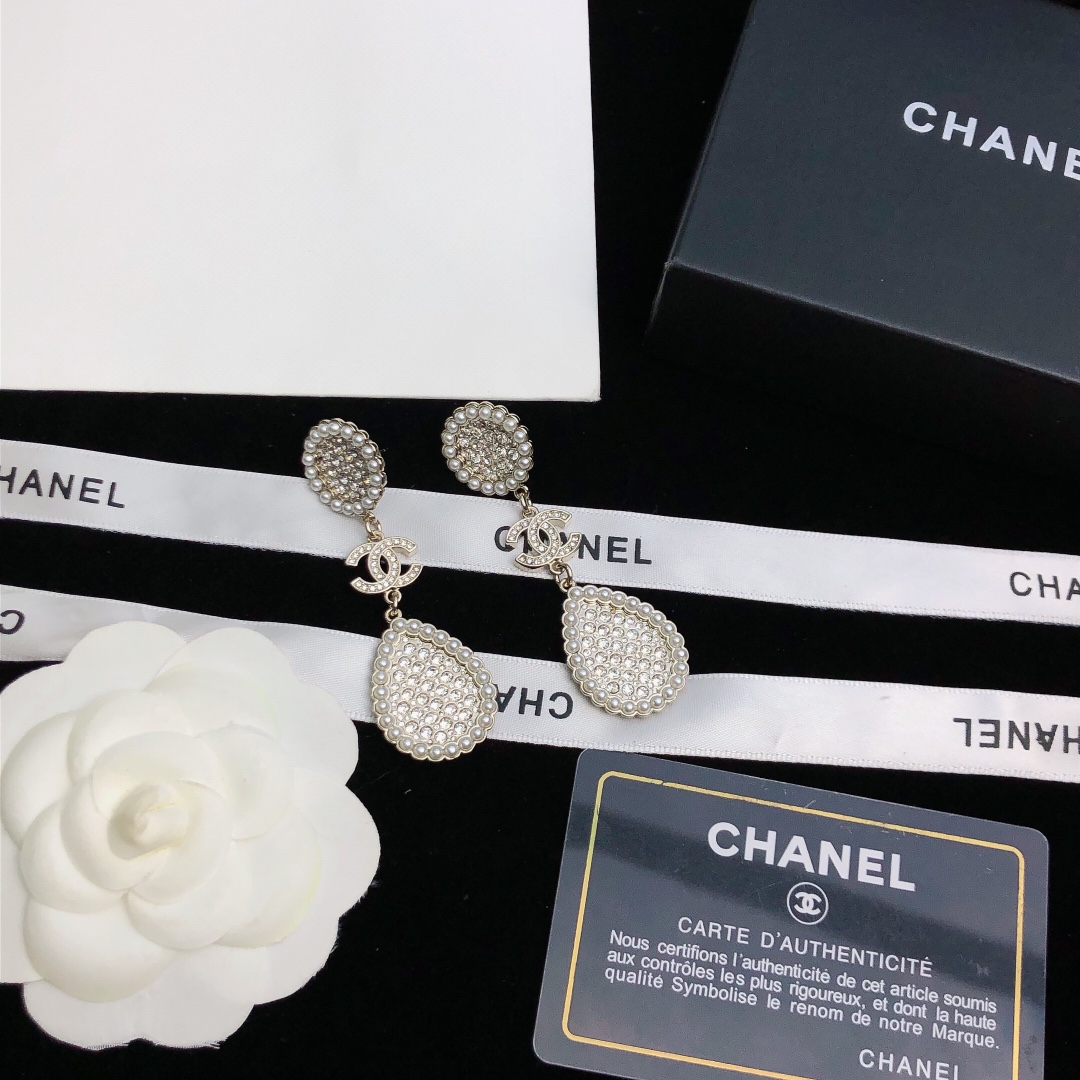 💝💝💝【Chanel香奈儿】耳钉 小香珍珠耳环热销款 市面最高版本！专柜1:1款式开模 专柜原版、香奈儿
