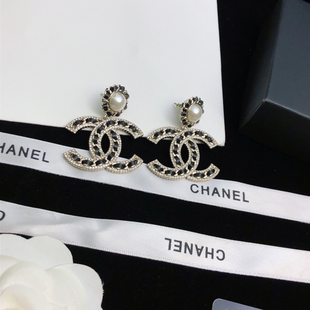 💝💝💝【Chanel香奈儿】耳钉 小香珍珠耳环热销款 市面最高版本！专柜1:1款式开模 专柜原版、香奈儿