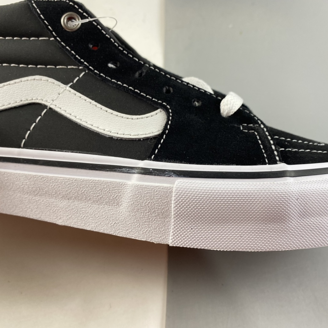 P160  Vans  SKate  SK8-Mid黑白经典中帮侧边棋盘格麂皮帆布滑板鞋款 VN0A5FCG625