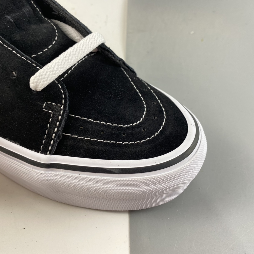 P160  Vans  SKate  SK8-Mid黑白经典中帮侧边棋盘格麂皮帆布滑板鞋款 VN0A5FCG625