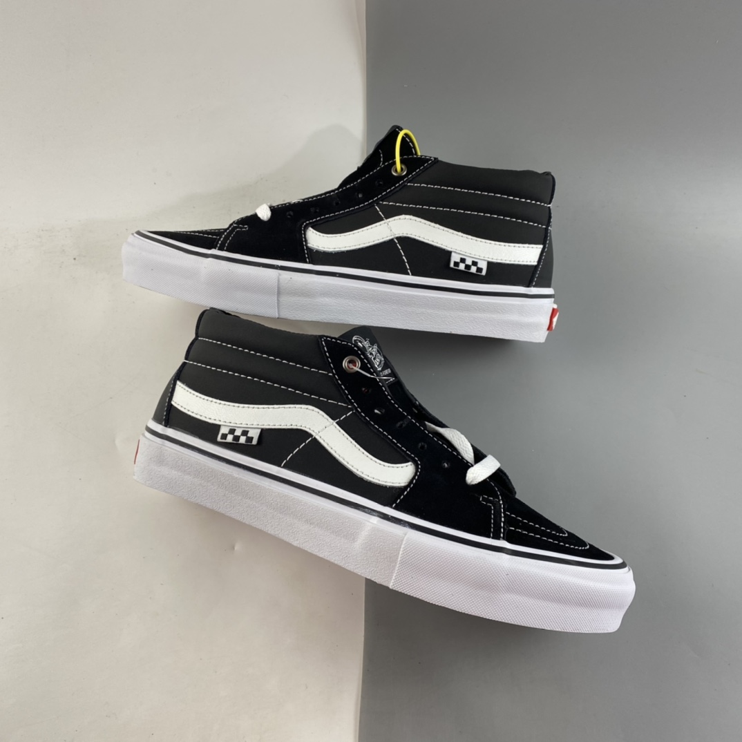 P160  Vans  SKate  SK8-Mid黑白经典中帮侧边棋盘格麂皮帆布滑板鞋款 VN0A5FCG625