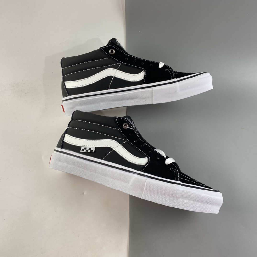 P160  Vans  SKate  SK8-Mid黑白经典中帮侧边棋盘格麂皮帆布滑板鞋款 VN0A5FCG625