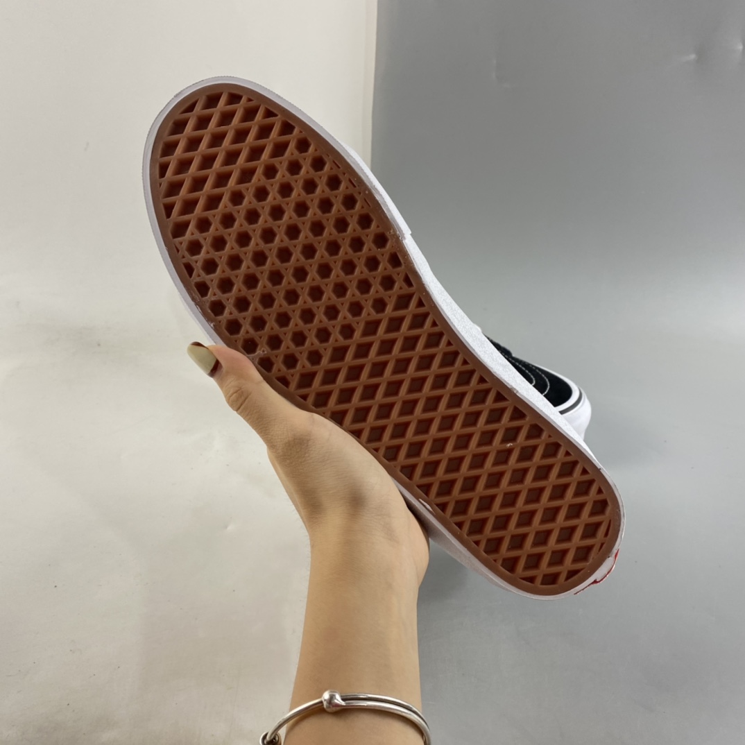 P160  Vans  SKate  SK8-Mid黑白经典中帮侧边棋盘格麂皮帆布滑板鞋款 VN0A5FCG625