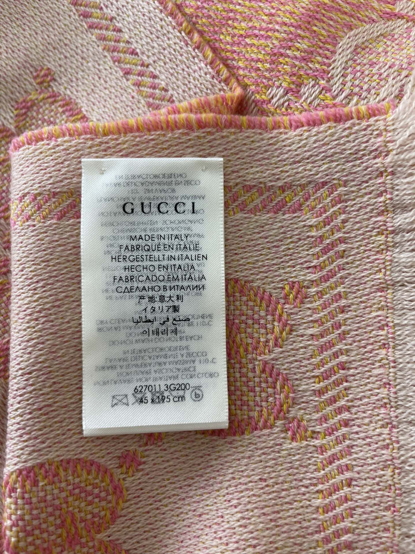 GUCCI古驰双G字母交织图案100%羊毛双面围巾627011