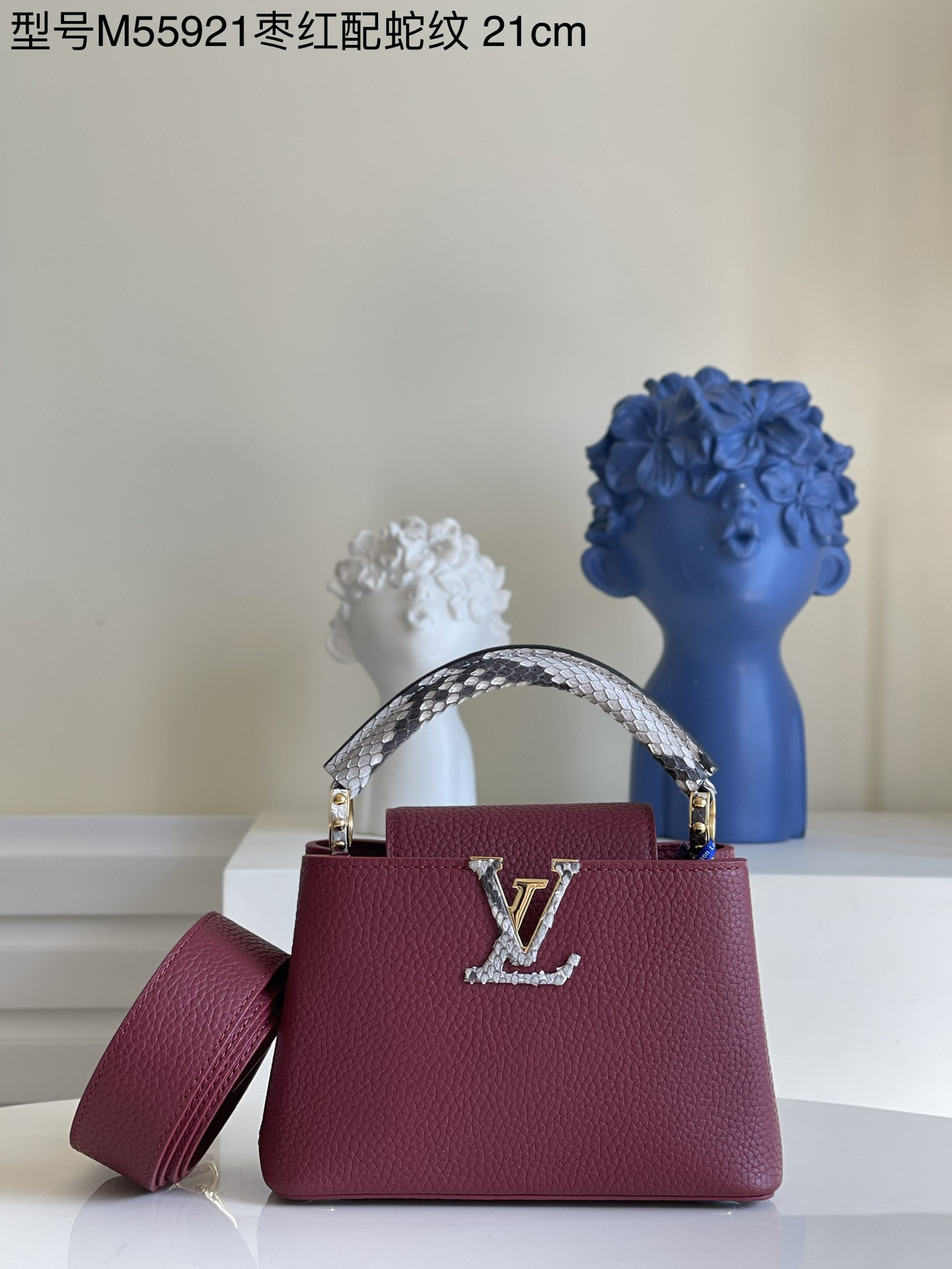 NO:397877,【Exclusive real photo of M55921 maroon with snake pattern mini】M96467 Capucines mini handbag imported from France, shiny metal trim, unique Capucines cover can be included in the bag to display letter logos, and can be turned outward, presenting Monogram Flower pattern size: 21x14x8cm kl.,LV【original leather】,louis vuitton,cowhide19860909【独家实拍M55921枣红配蛇纹 迷你】M96467 Capucines 迷你手袋 法国进口小牛皮,闪亮的金属饰件,特有的Capucines搭盖既可收入包内展示字母标识,又可外翻 呈现Monogram Flower图案 size:21x14x8cm kl.,LV【原厂皮】,louis vuitton,cowhide,Bag