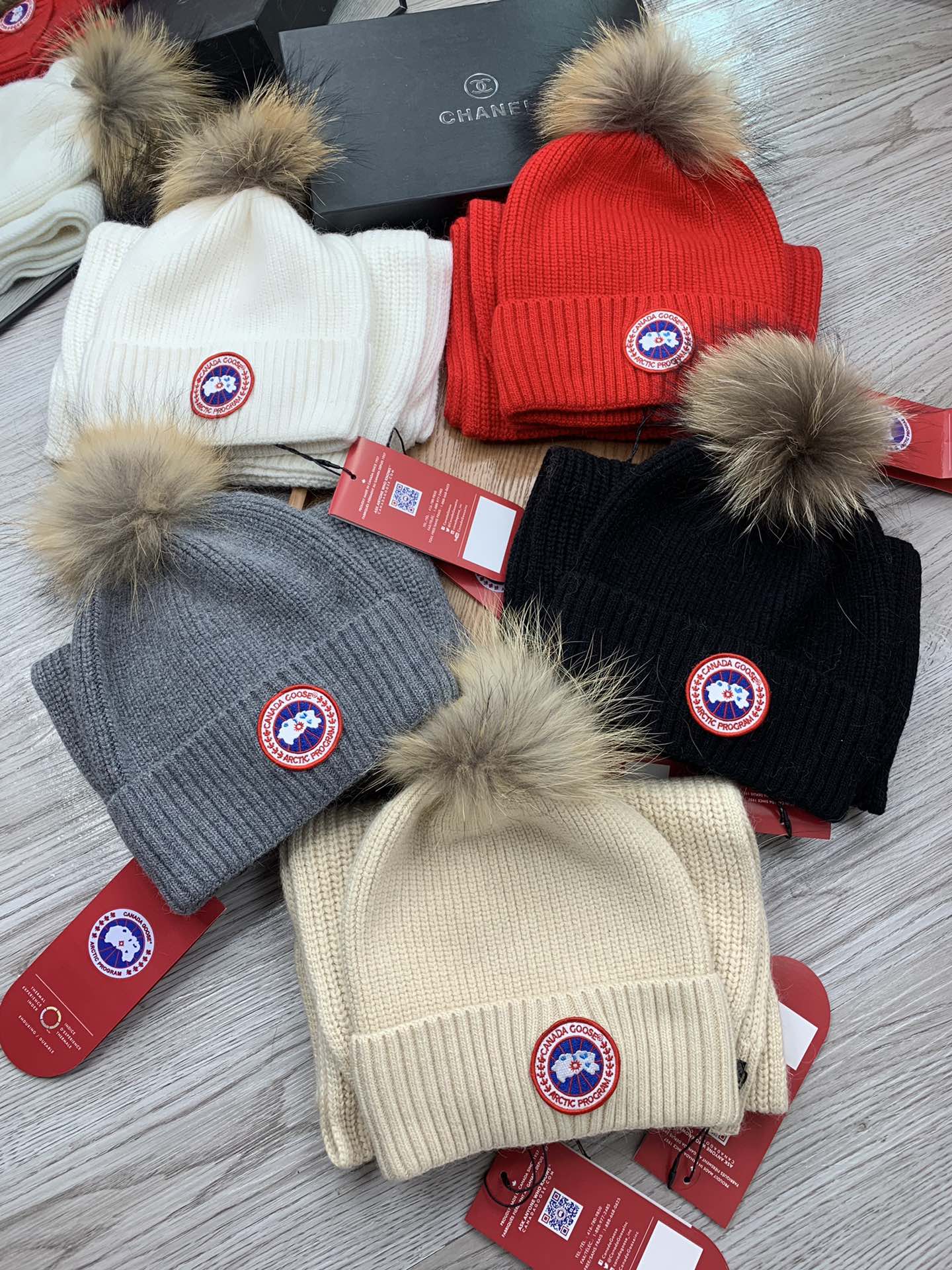 “Warm Canadian Geese Hat and Scarf Set in Wool and Rabbit Material” - 图片 6