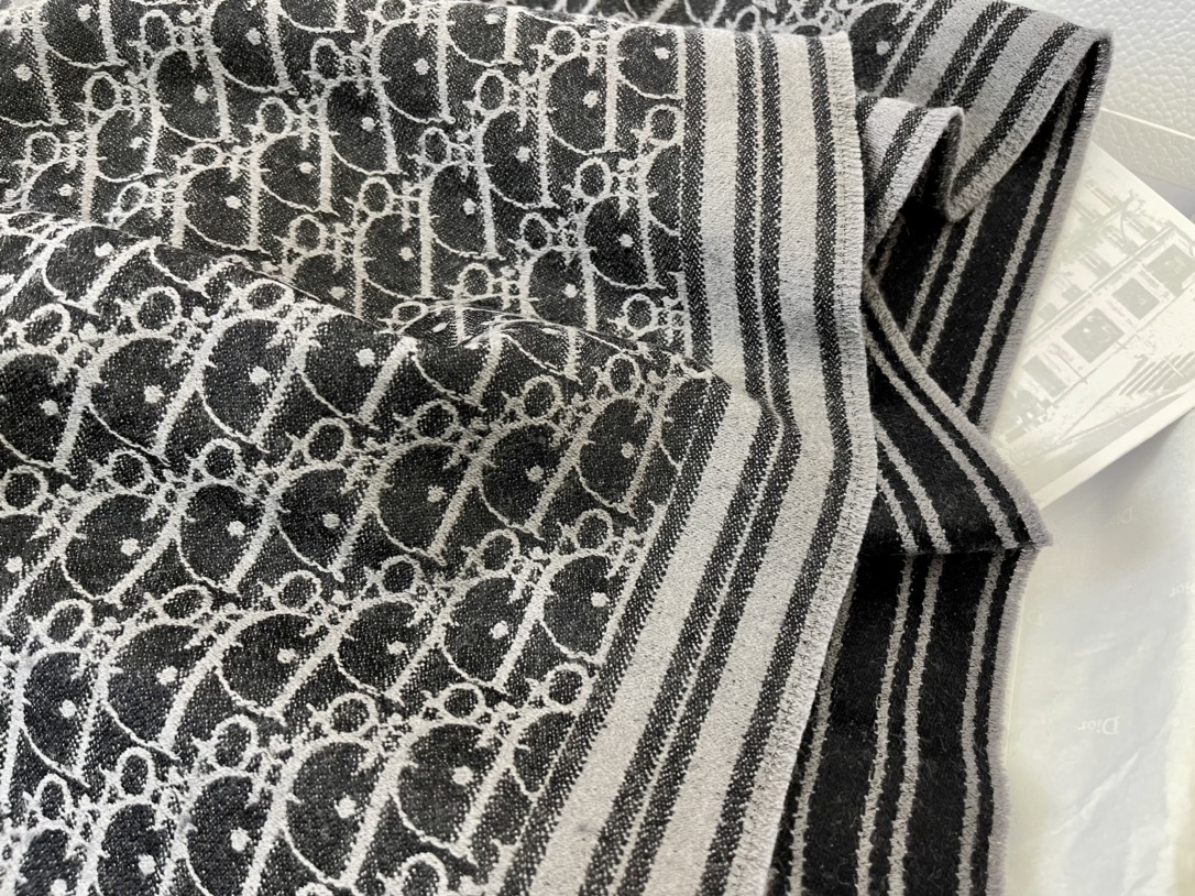 Dior迪奥Oblique 印花男士羊绒围巾93E0008A0320_C585