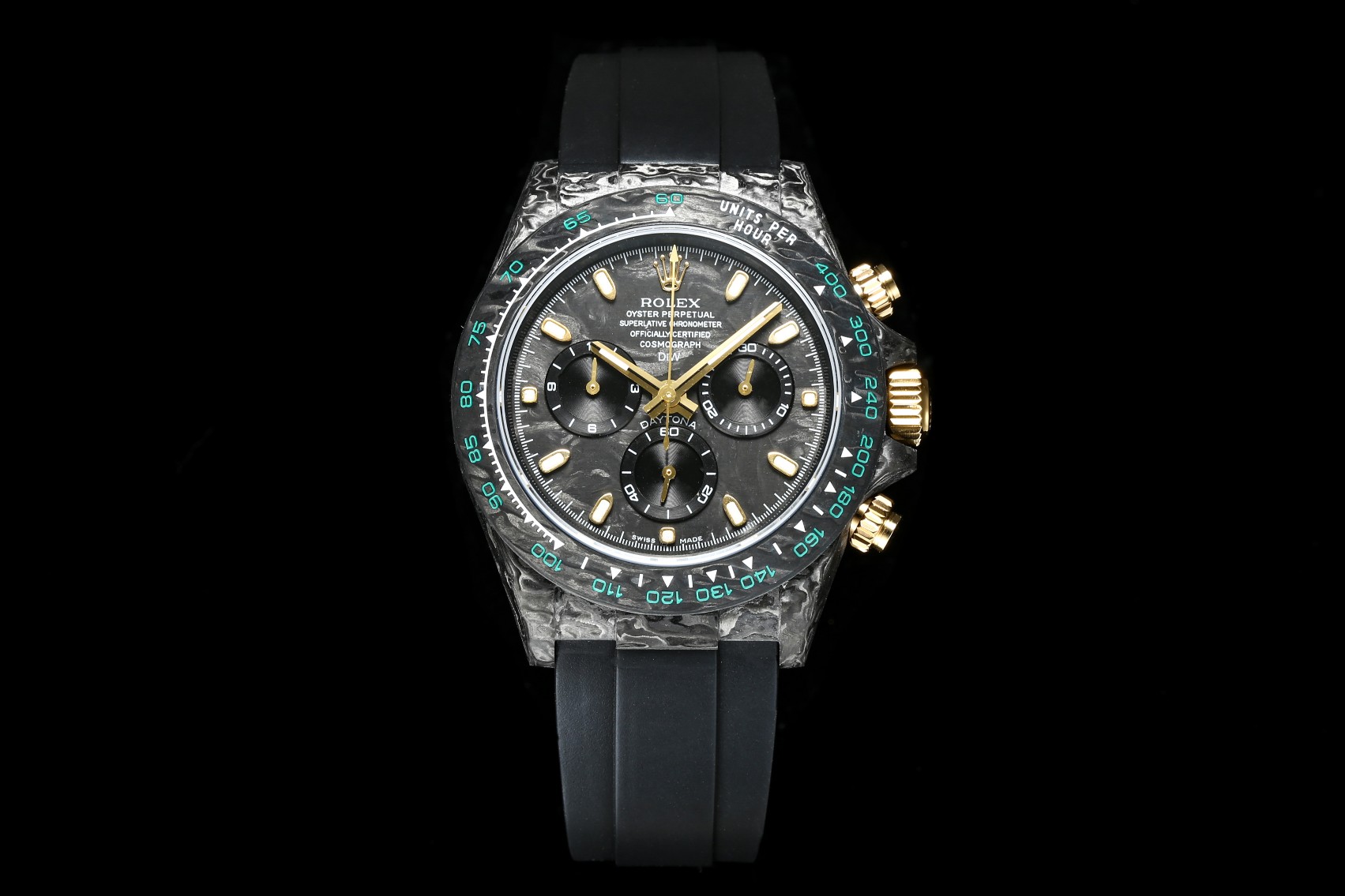 NO:145990,TW Factory ROLEX Cosmic Chronicle Ditona series carbon fiber custom version, the watch is not only lightweight but has a hard appearance. Each watch has a unique carbon fiber pattern. [Case] ​​The watch size is 40X13.5, which matches the original. Tw factory has the unique style of carbon fiber Rolex. The market is exclusive to the market. The entire shell cover, ring mouth and bottom cover are made of high composite carbon fiber and super luminous powder. The details are made by hand chamfering polishing. The texture is extraordinary. [Wristband buckle] The strap is made of artificial fiber braided belt, breathable and comfortable, and the texture is soft. There are green, black and orange to choose from. [Movement] uses a precise and mature movement to perfectly realize the powerful functions of authentic products!  !  !  ,,rolex19860909TW厂 ROLEX宇宙计时迪通拿系列之碳纤维定制版,腕表不仅佩戴轻便,外表坚硬.且每一只腕表都拥有独一无二的碳纤花纹.【表壳】腕表尺寸40X13.5吻合原装.Tw工厂实力铸造碳纤维劳力士的独特风采.市场独家做到,整个壳套,圈口包括底盖均采用高复合碳纤维和超强夜光粉所打造.细节之处更是经过手工倒角抛光所制.质感非凡.【表带扣】表带采用人工纤维编织带所制,透气舒适,质地柔软.分别有绿色,黑色和橙色可供选择.【机芯】采用精准而成熟的机芯,完美实现正品强大功能！！！,,rolex,Watch