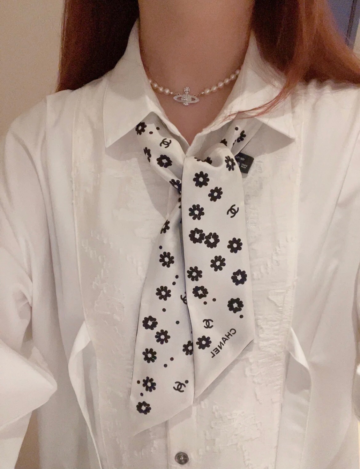 NO:104050,205528 [VivienneWestwood] Large volume consulting customer Fu [Beautiful Saturn Pearl Set] Z package is not made, it is recommended to make sure to enter the whole set, and you must enter it with your eyes closed!  The pure crown ball is a classic symbol. The shining Saturn ring outlines the flow of future waves and light, opening up a new encounter with the future!  We use specific Swarovski pearls, and the diamonds on Saturn are also customized Swarovski rhinestones, rather than just making them with plastic beads and diamonds on the market!  You can feel its texture, feel and luster when you get it. Nice, with rhinestone embellishments appear on Saturn's design, adding a lot of cool, fashionable and pretty looks, making the punk a little girl at the same time, and bringing a group of fashion fans!  It looks good, salty or sweet, pure or desirable!  Love at first glance, it is definitely a lever in the 